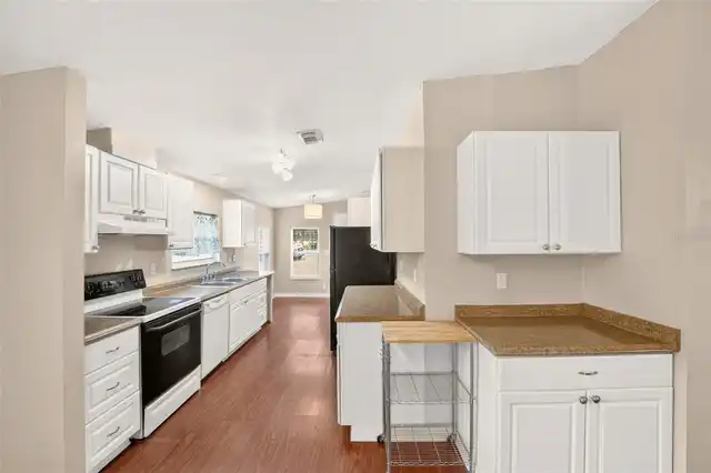 Listing Photo 9