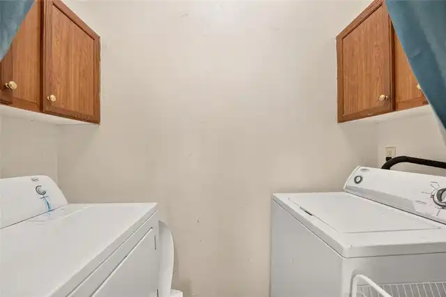 Listing Photo 12