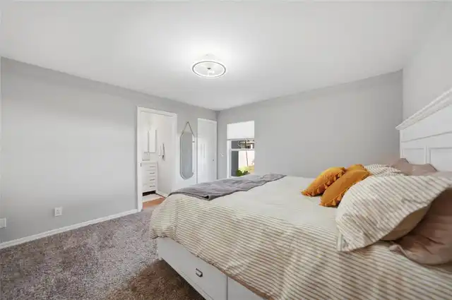 Listing Photo 12