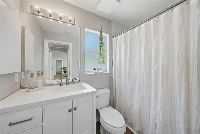 Listing Photo 16