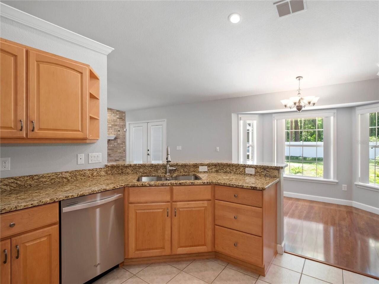Listing Photo 10