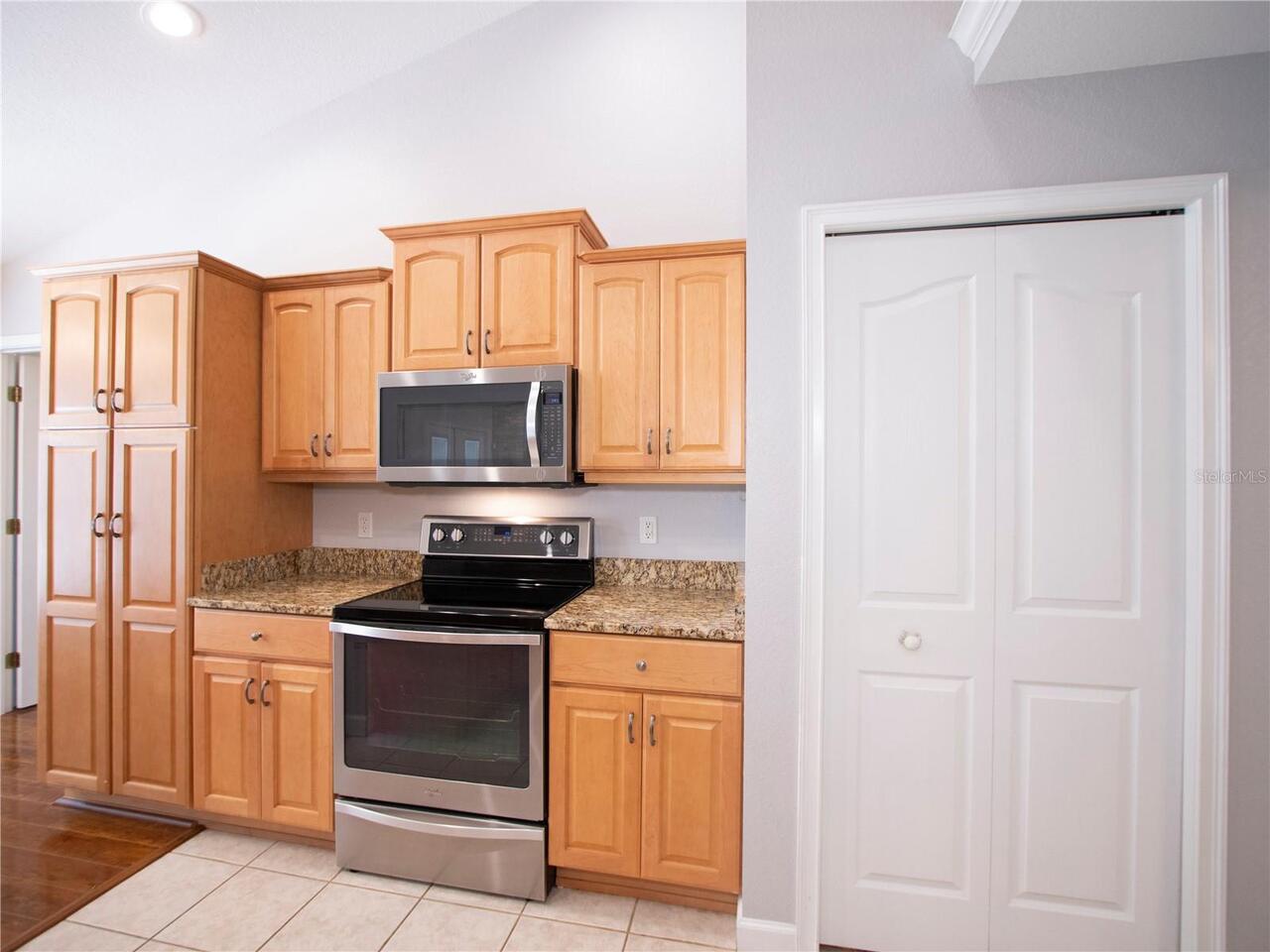 Listing Photo 12