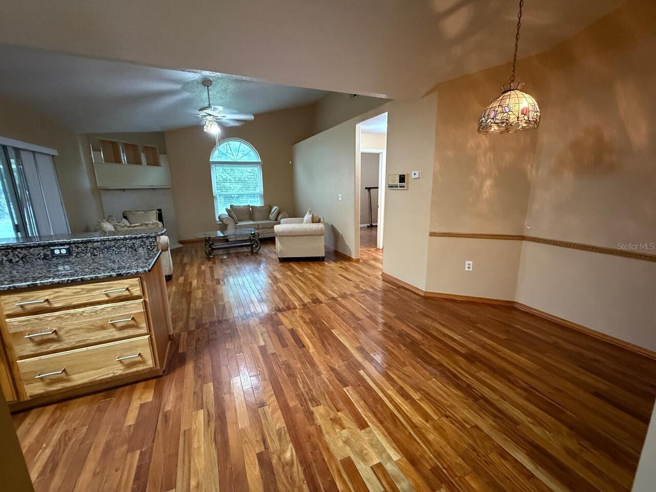 Listing Photo 16
