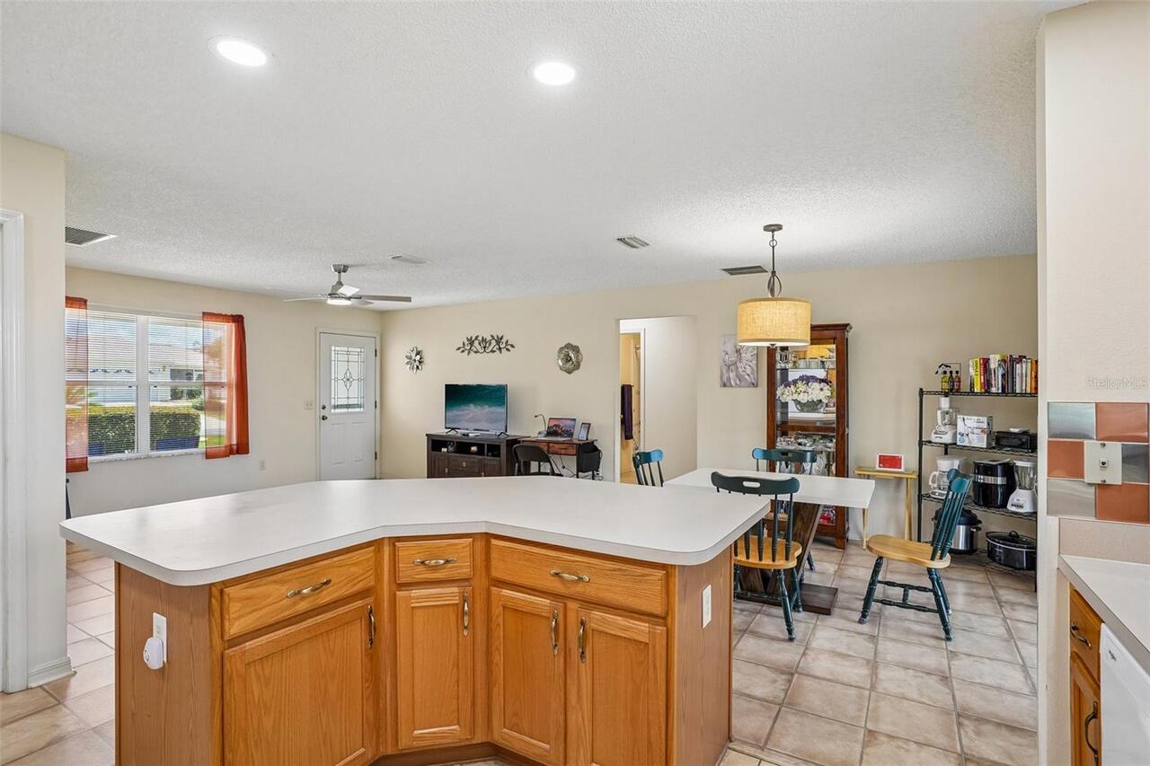 Listing Photo 12