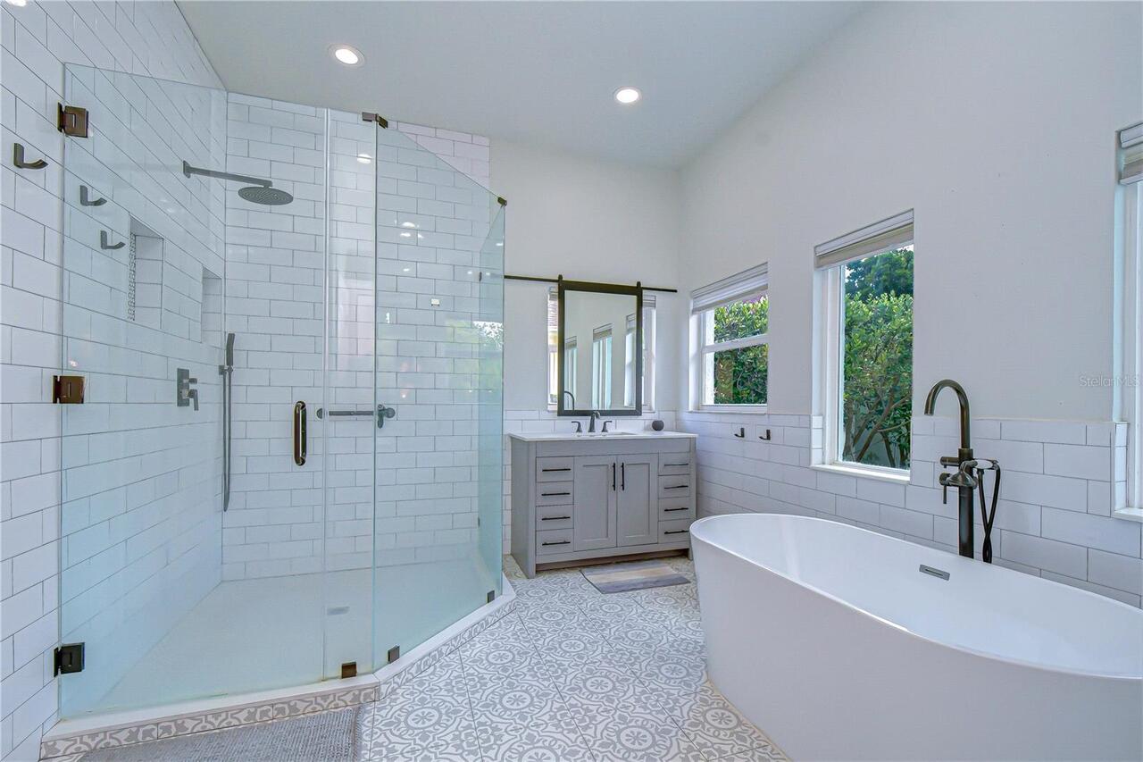 Listing Photo 25