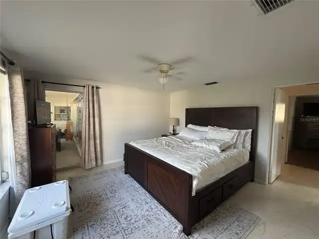 Listing Photo 10