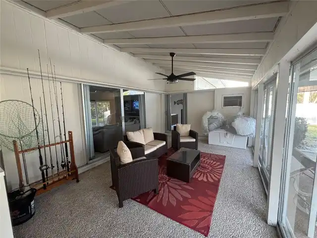 Listing Photo 12