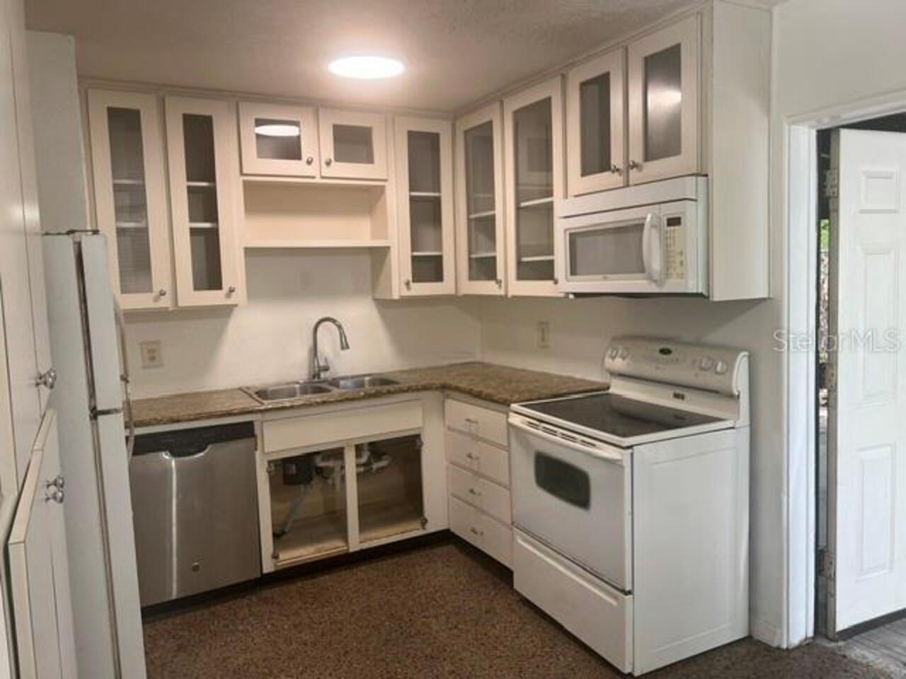 Listing Photo 9