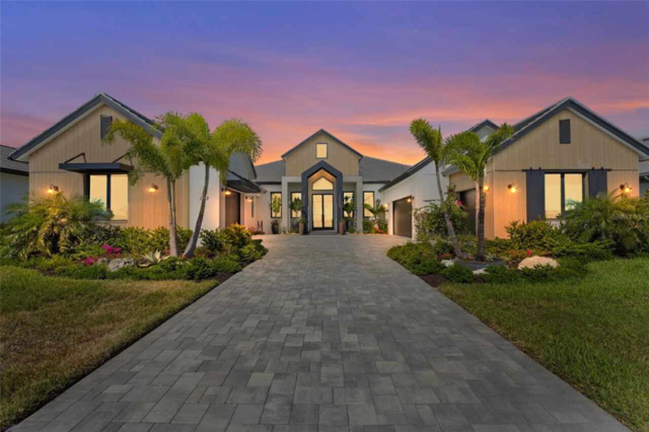 4BR, Home, 5BA, $4,995,000
Read More