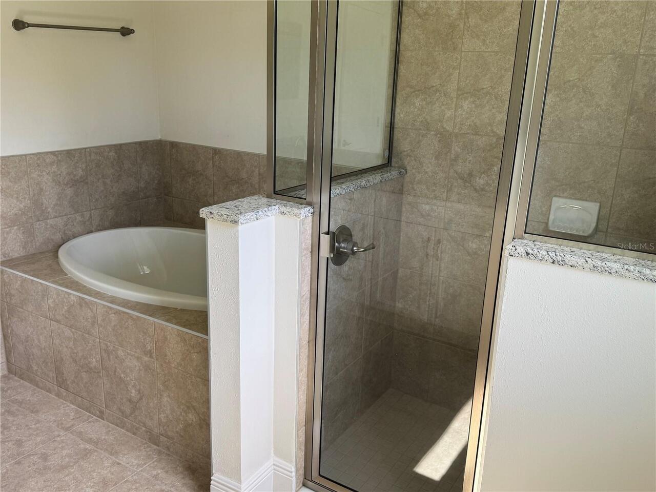 Listing Photo 11