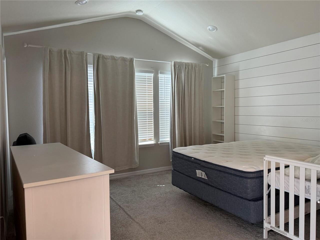 Listing Photo 12