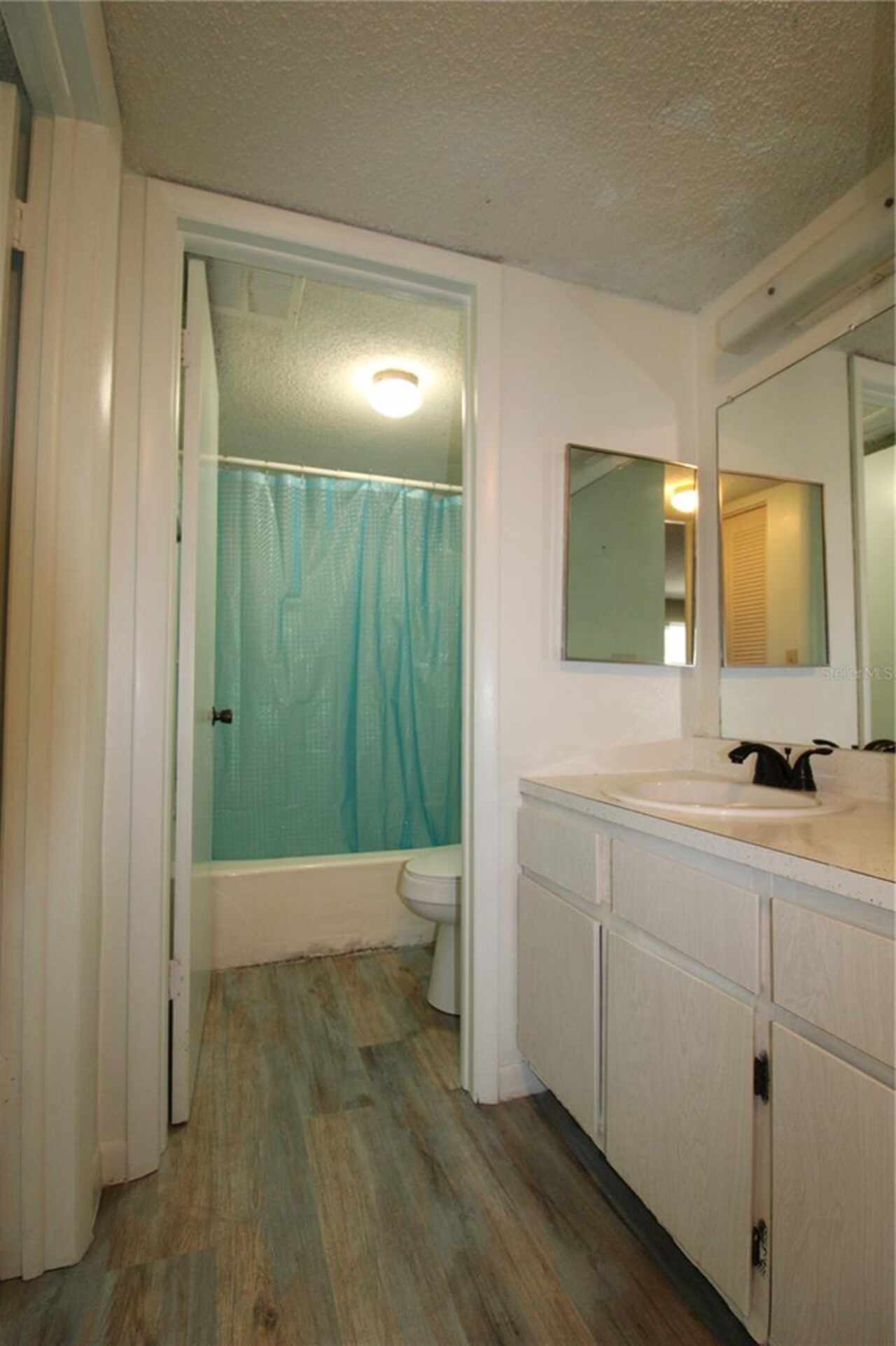 Listing Photo 12