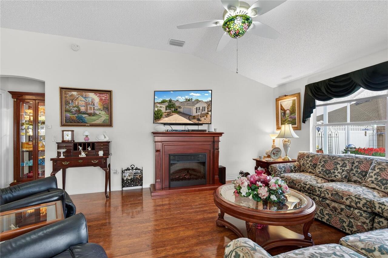 Listing Photo 8