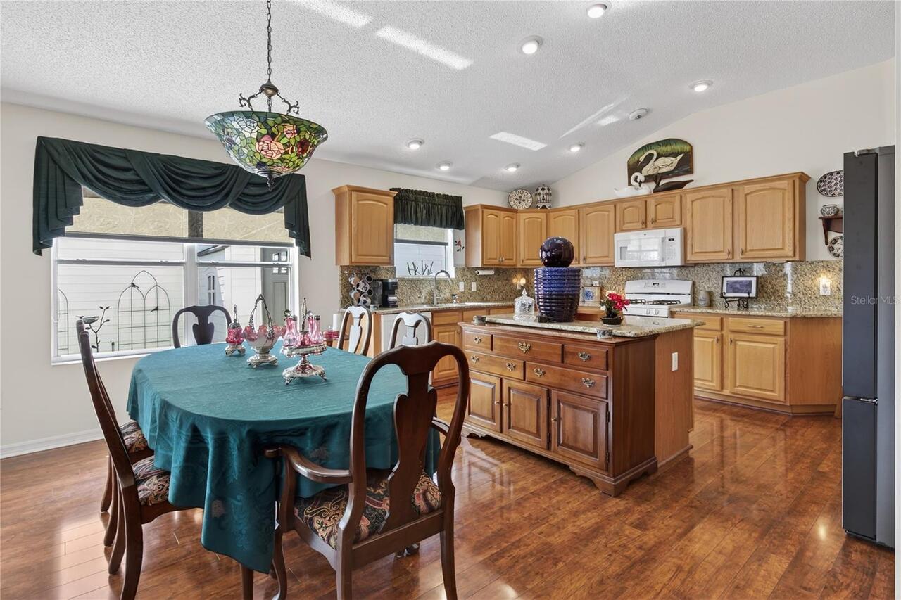 Listing Photo 10