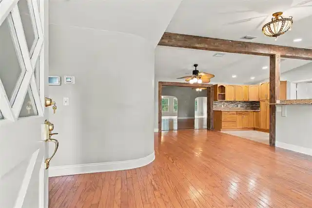 Listing Photo 11