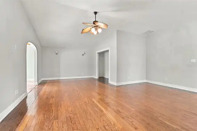 Listing Photo 19