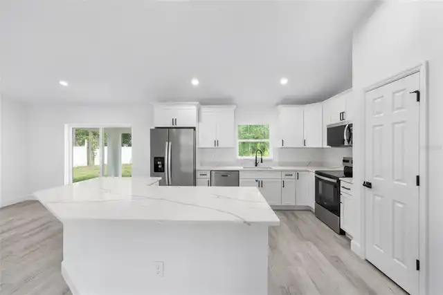 Listing Photo 15