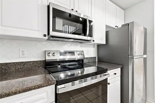 Listing Photo 15
