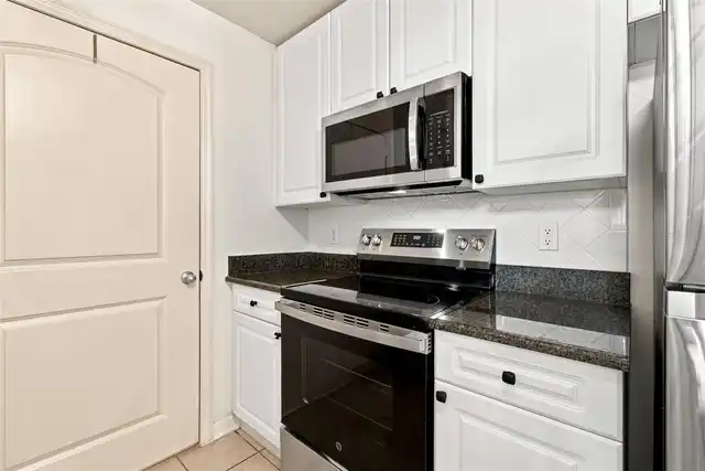 Listing Photo 16