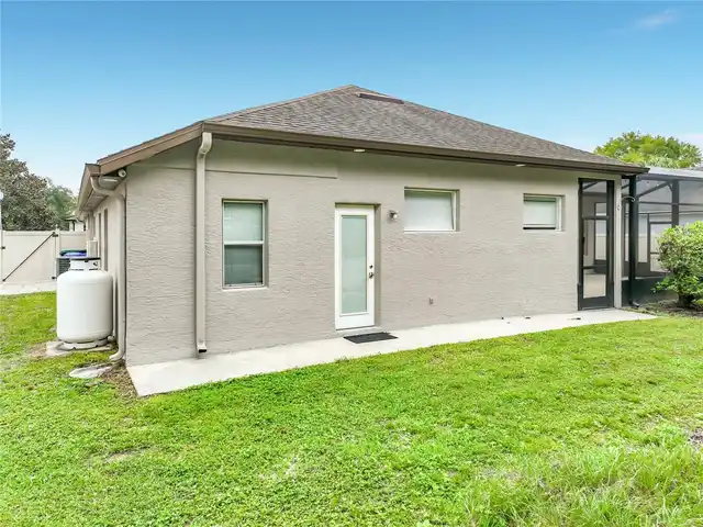 Listing Photo 10