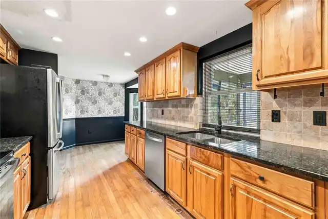 Listing Photo 19