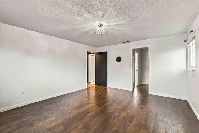 Listing Photo 24