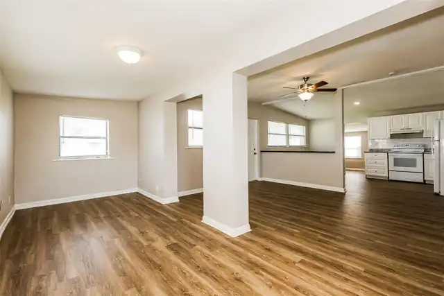 Listing Photo 8