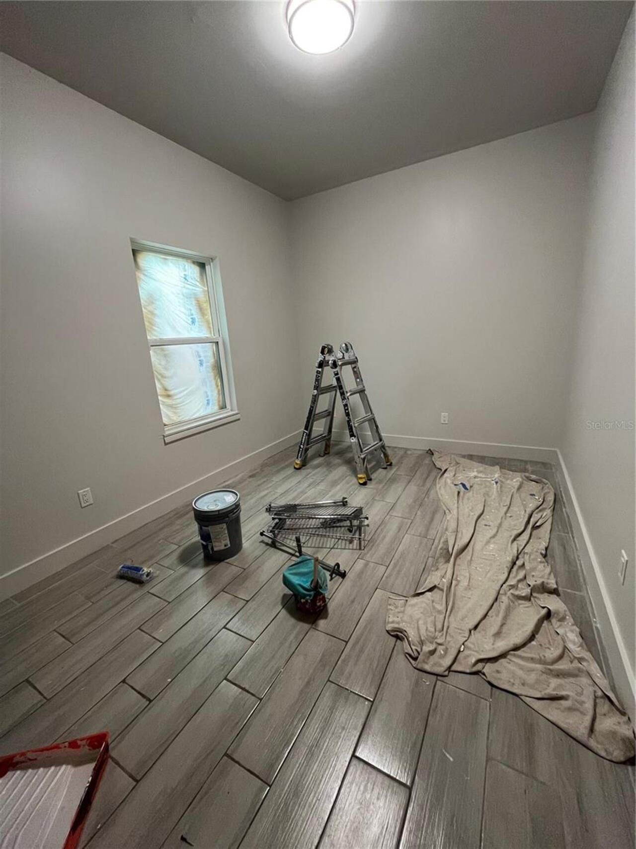 Listing Photo 12