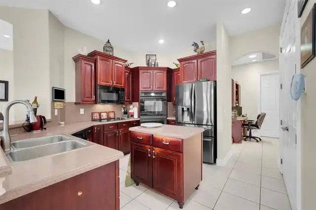 Listing Photo 18