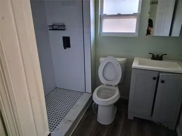 Listing Photo 12