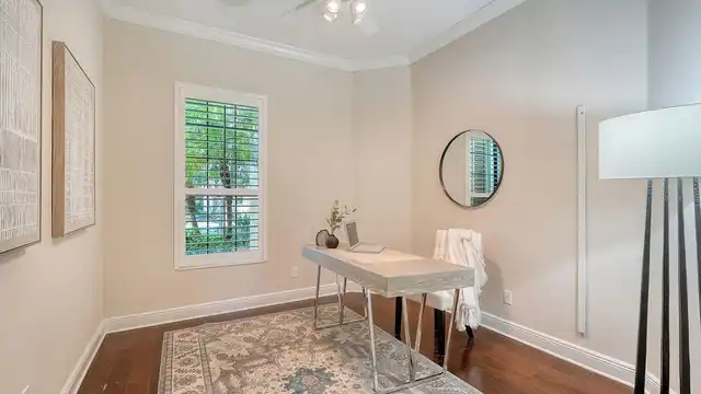 Listing Photo 11