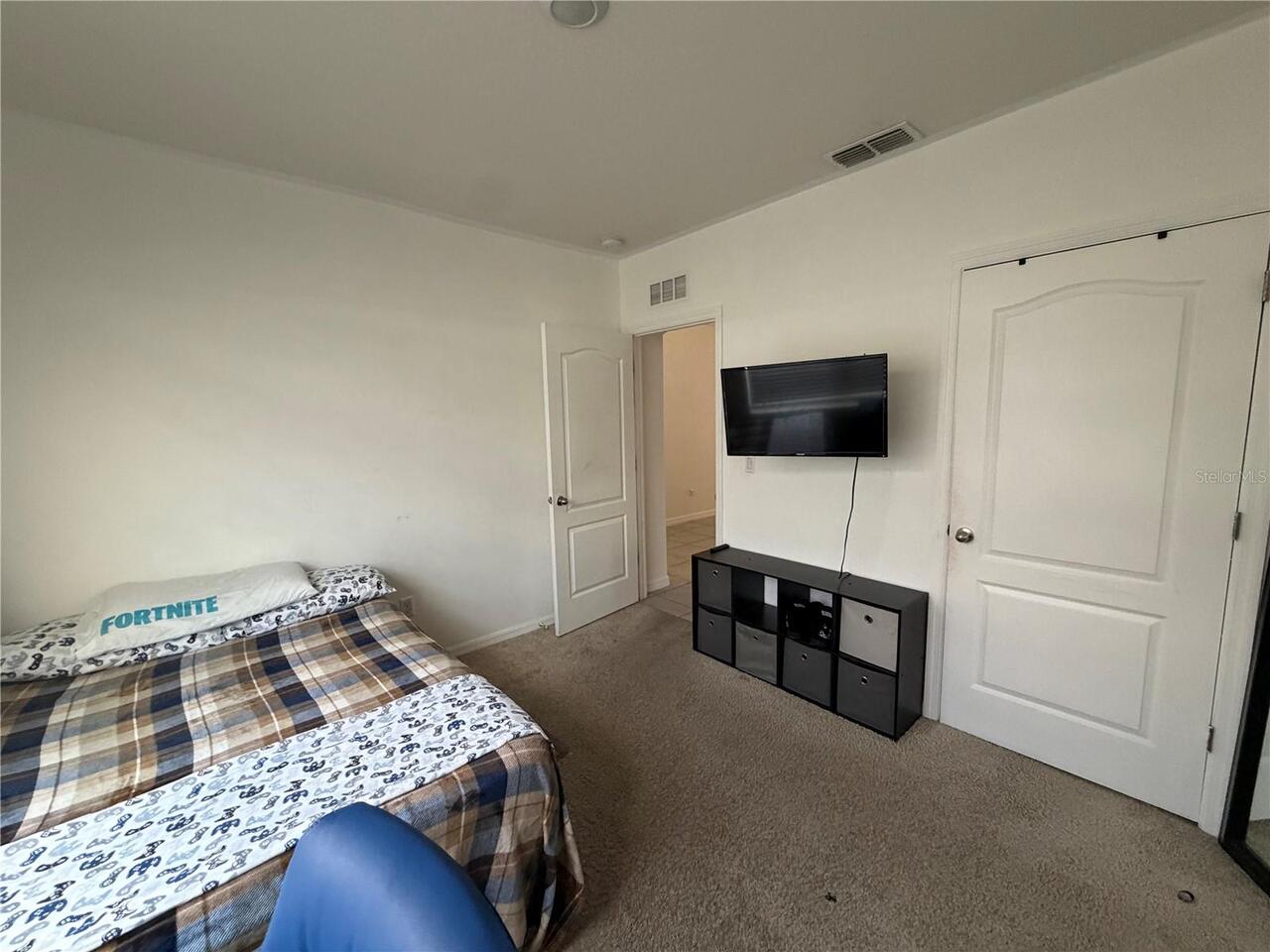 Listing Photo 9