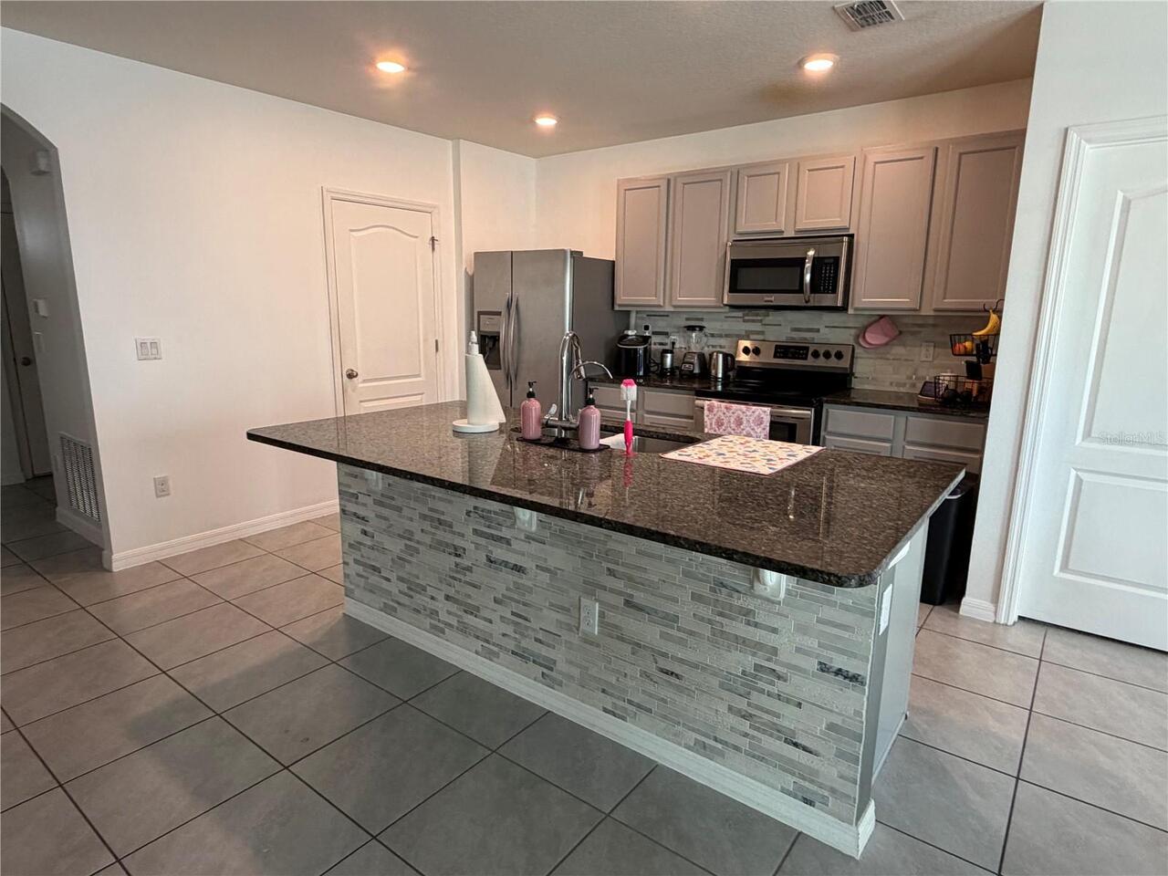 Listing Photo 14