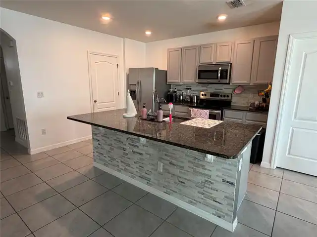 Listing Photo 14