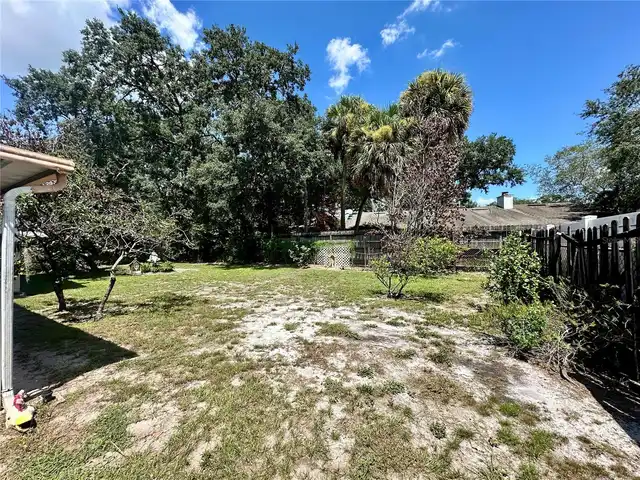 Listing Photo 12