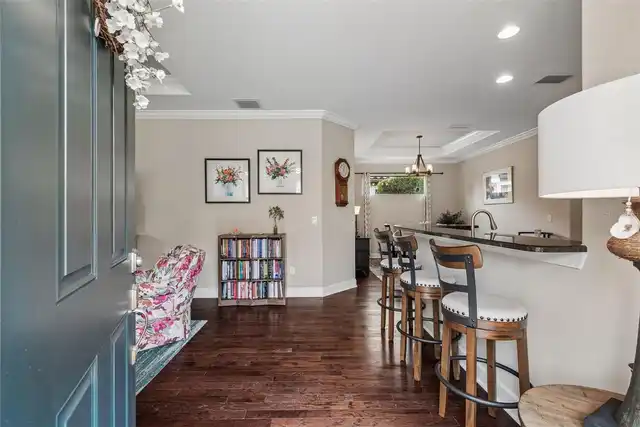 Listing Photo 11