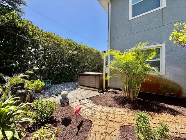 Listing Photo 8