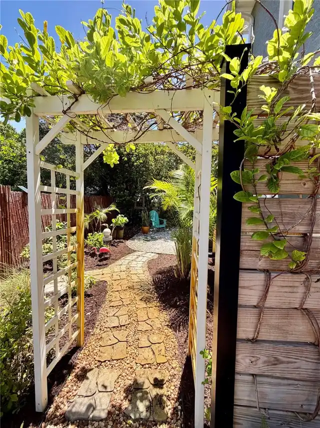 Listing Photo 10