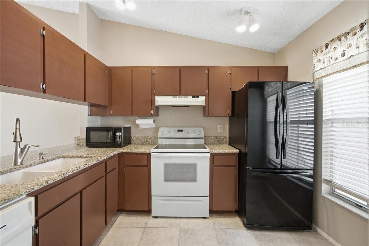 Listing Photo 10