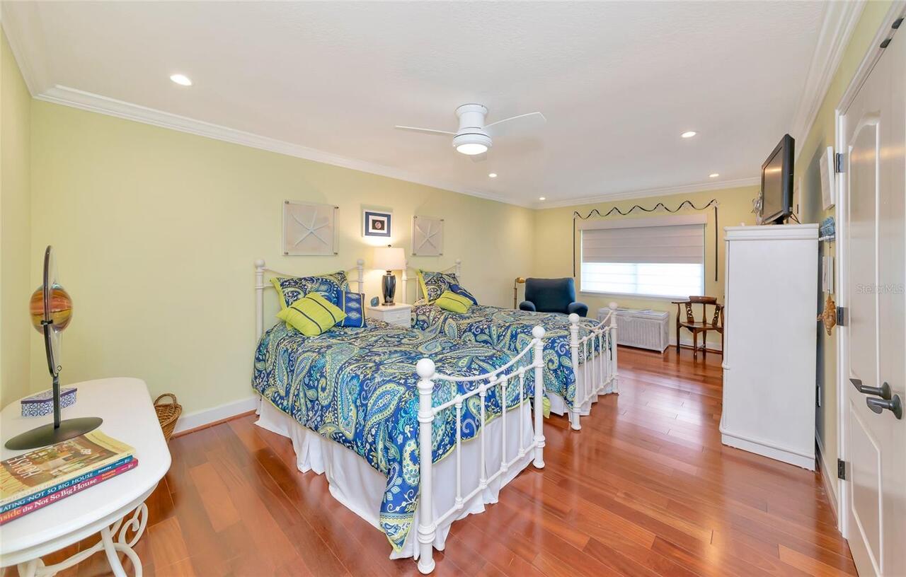 Listing Photo 32