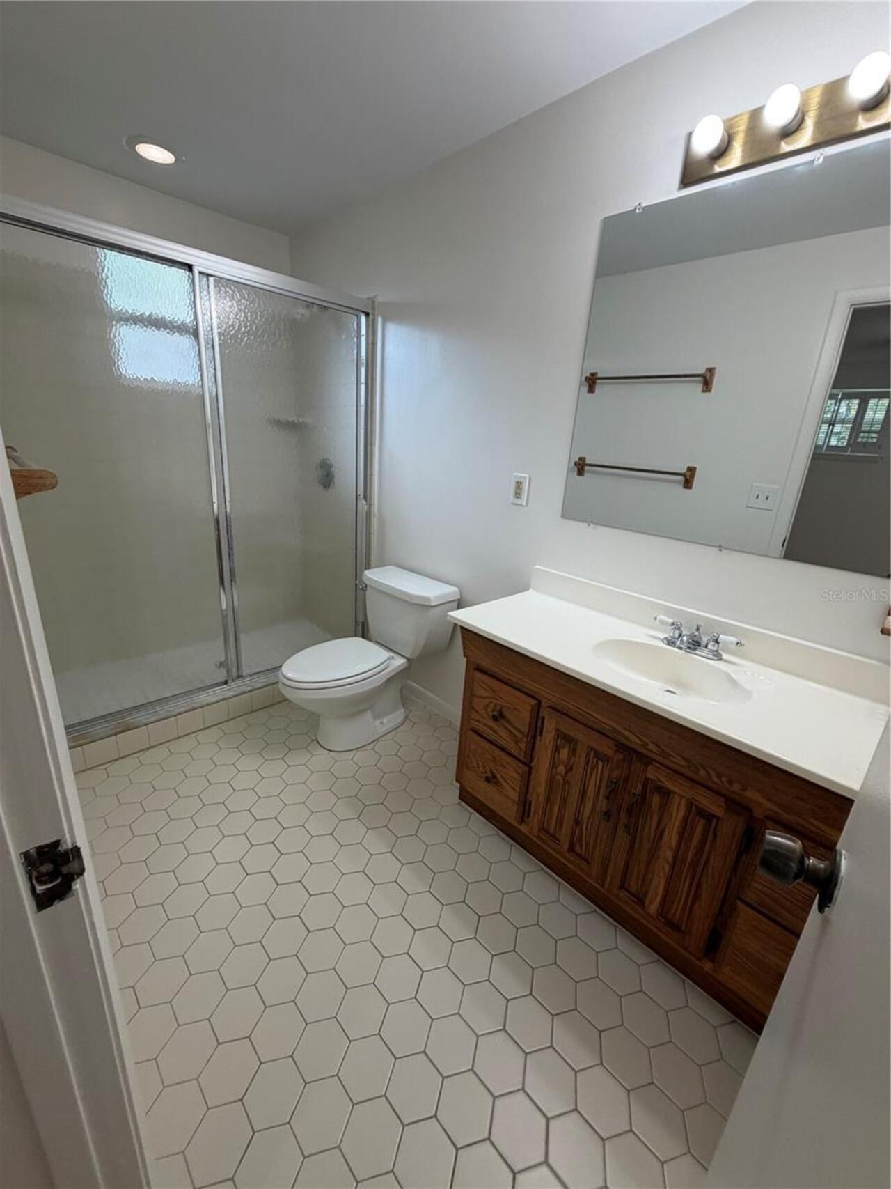 Listing Photo 9