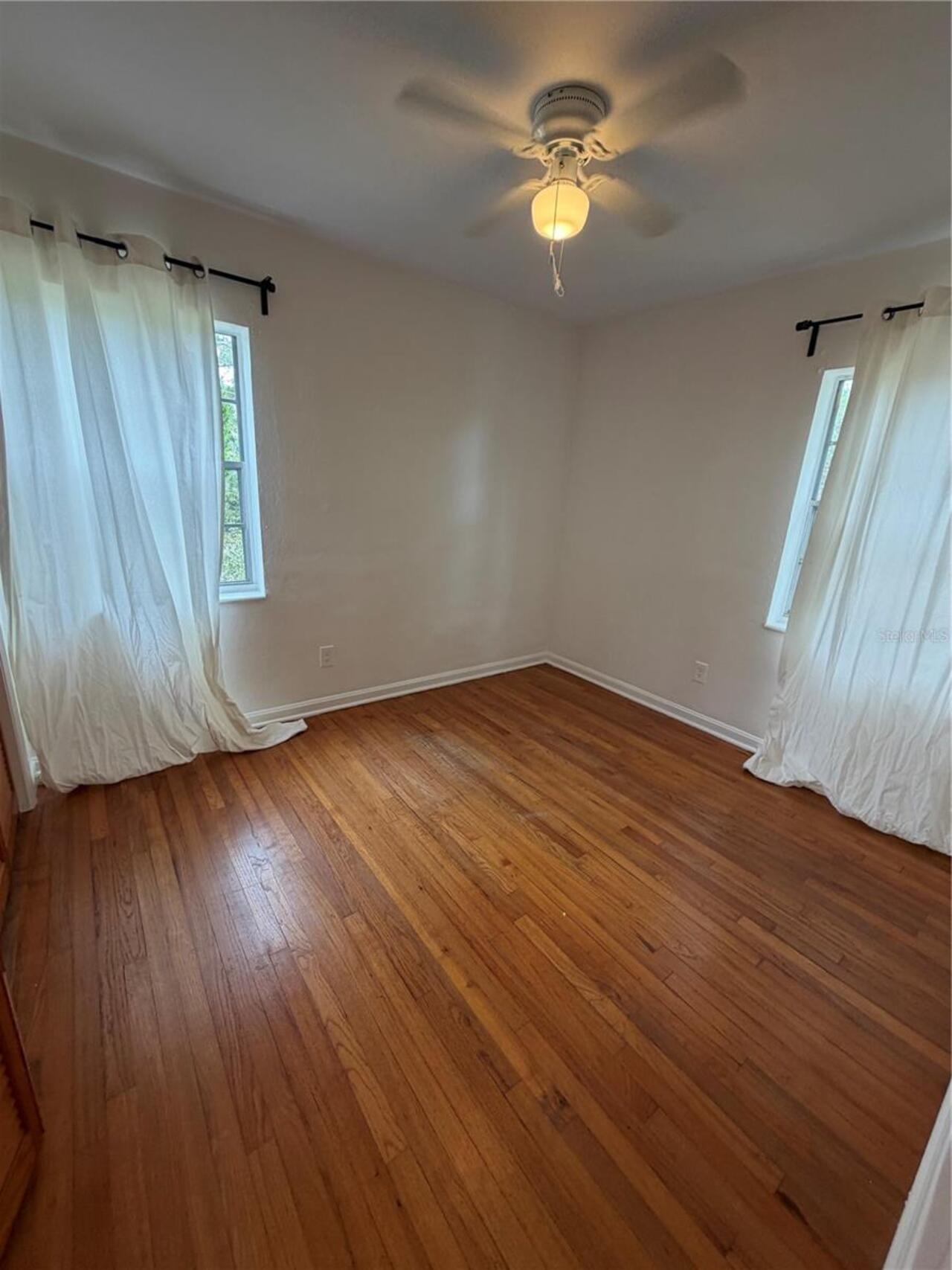 Listing Photo 16