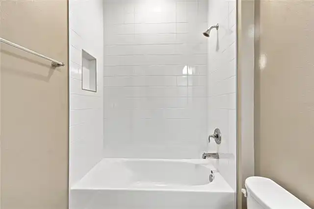 Listing Photo 10
