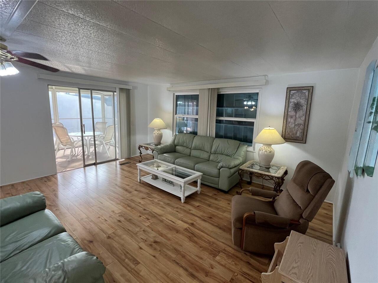 Listing Photo 12
