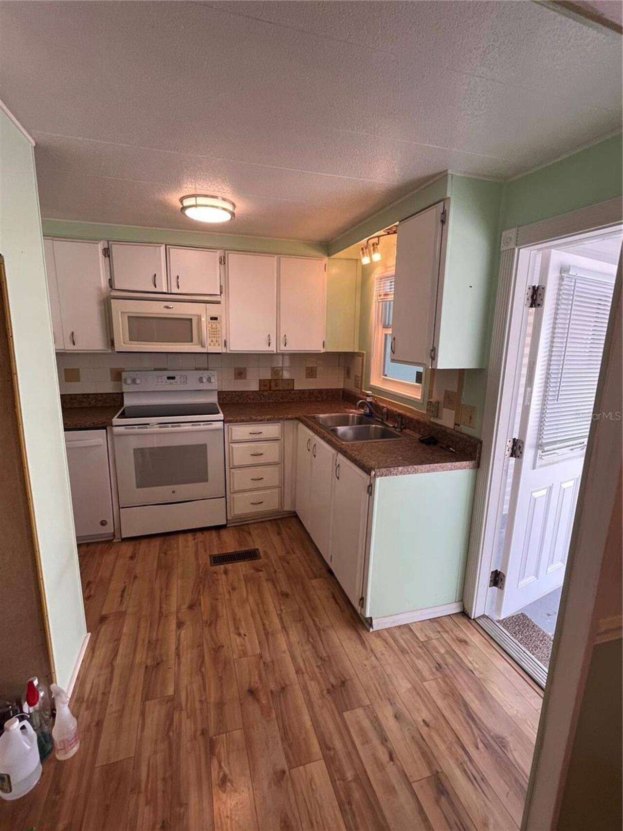 Listing Photo 17