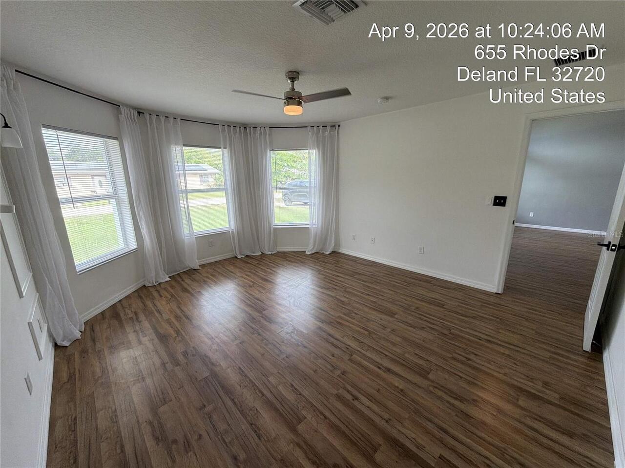 Listing Photo 11