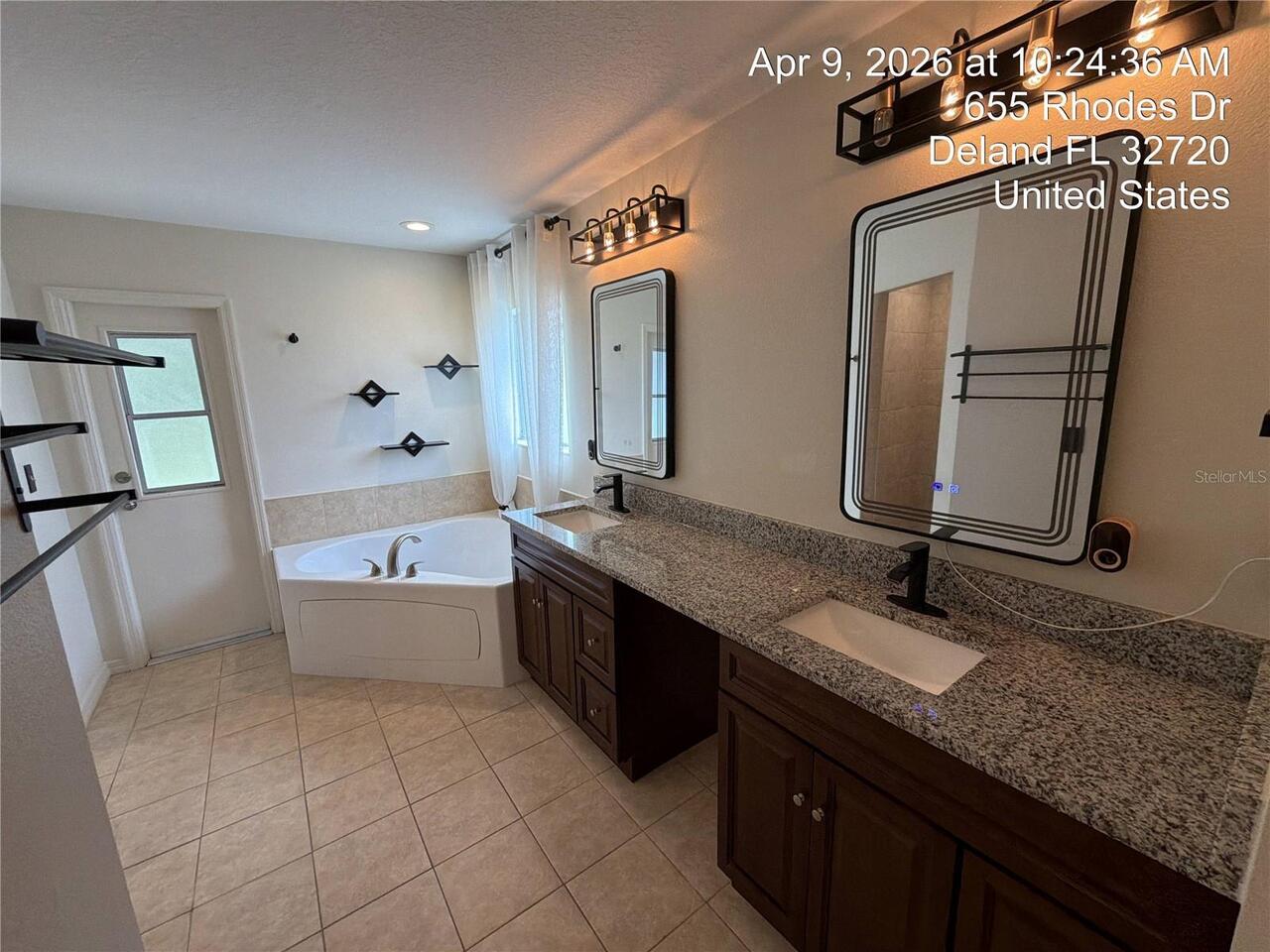 Listing Photo 12