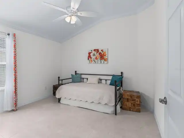 Listing Photo 32