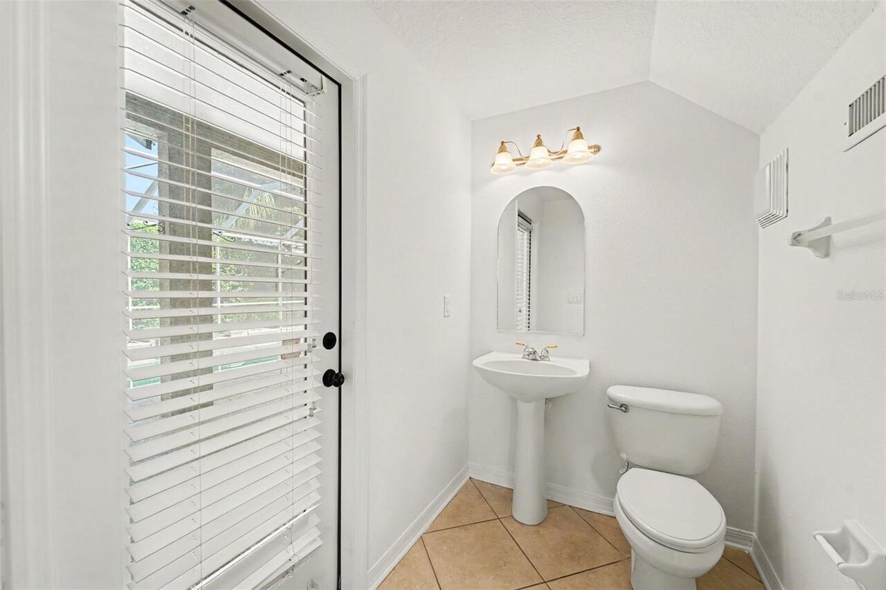 Listing Photo 12