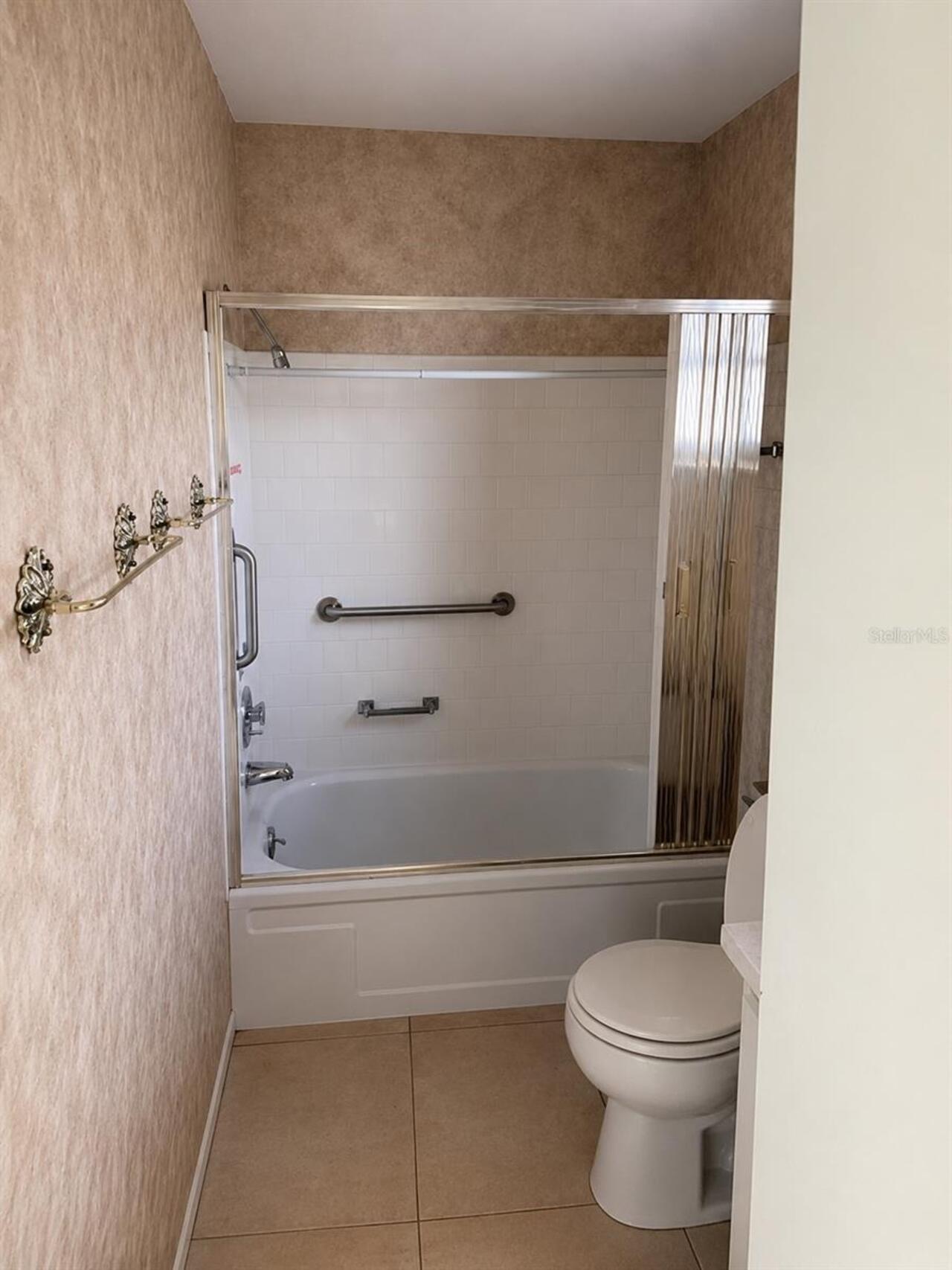 Listing Photo 6